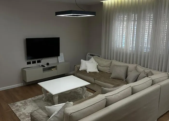 Renev * Tirana